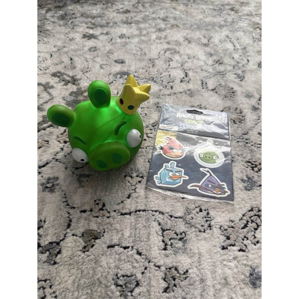 Angry Birds Solar Lamp And Magnets Lot